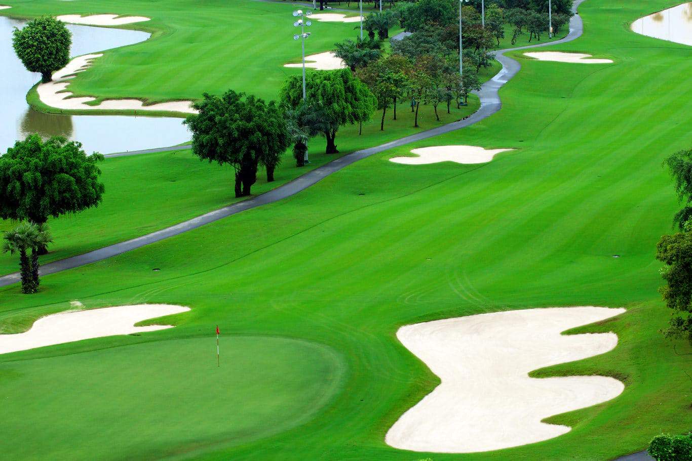Chiêm ngưỡng những hình ảnh đẹp nhất của sân golf Vinpearl Vũ Yên