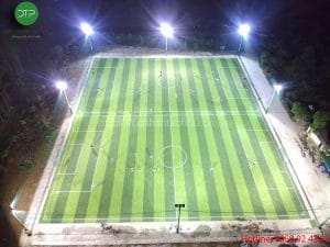 Hệ thống chiếu sáng sân bóng cỏ nhân tạo đại thịnh phát conhantaofifa.com.vn
